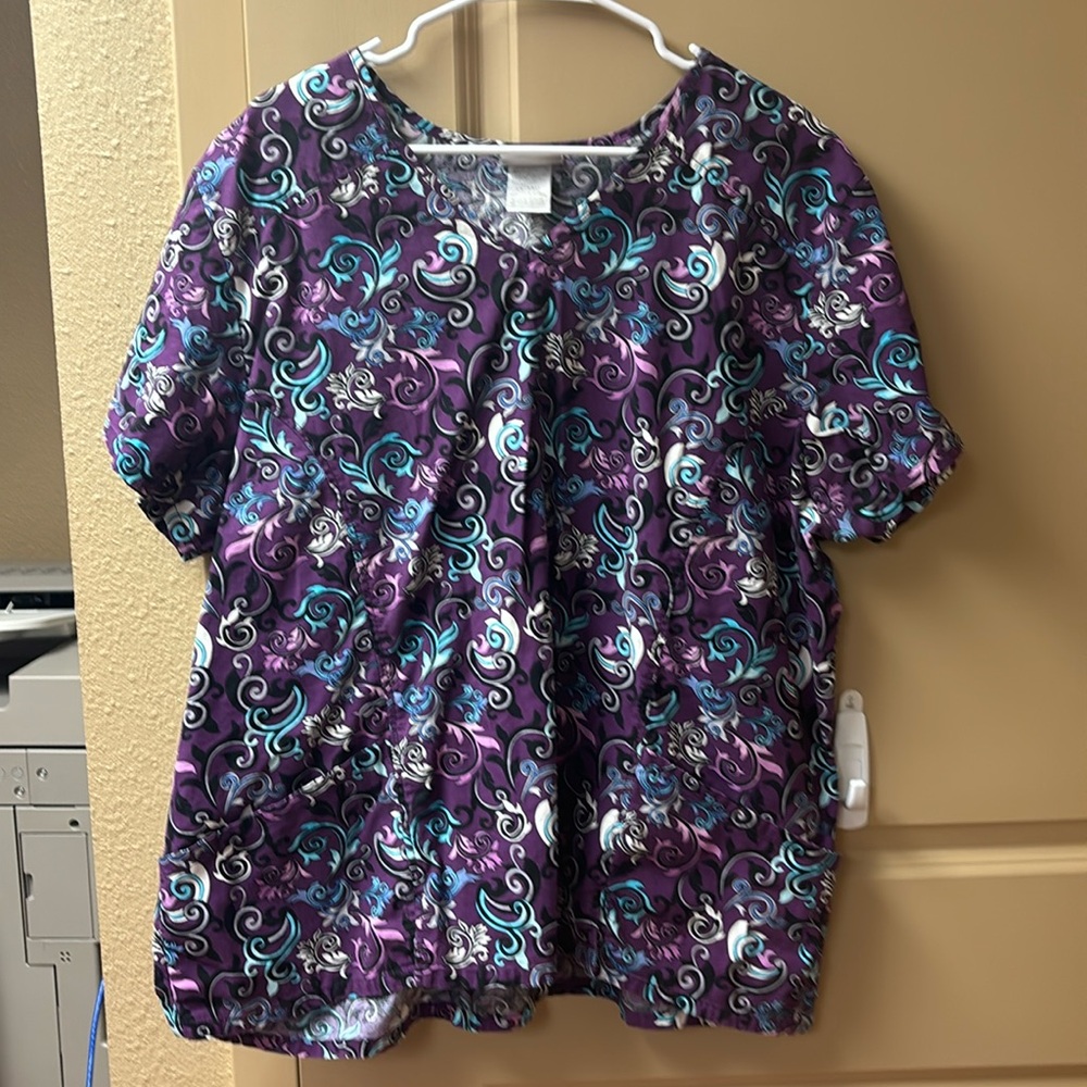 Scrub top
